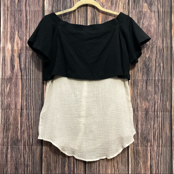 Postmark | black and white layered off shoulder top - Picture 3 of 6